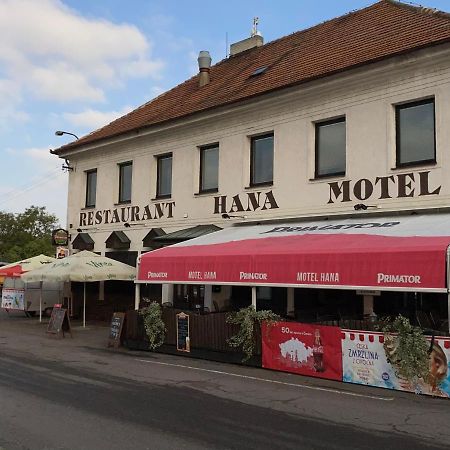 Restaurant Motel Hana Barbara Gastro Sro Ostretin Bagian luar foto