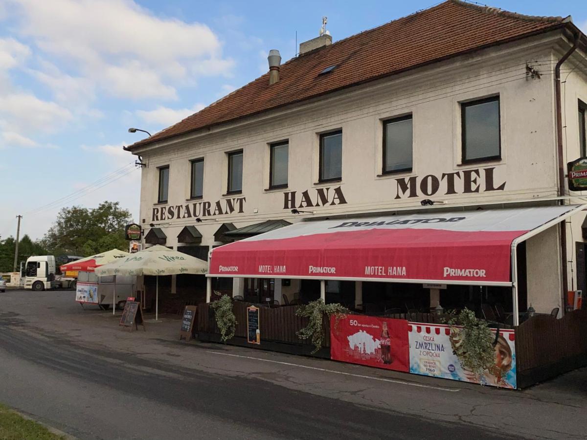 Restaurant Motel Hana Barbara Gastro Sro Ostretin Bagian luar foto