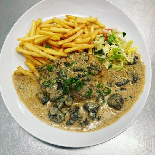 Restaurant Motel Hana Barbara Gastro Sro Ostretin Bagian luar foto
