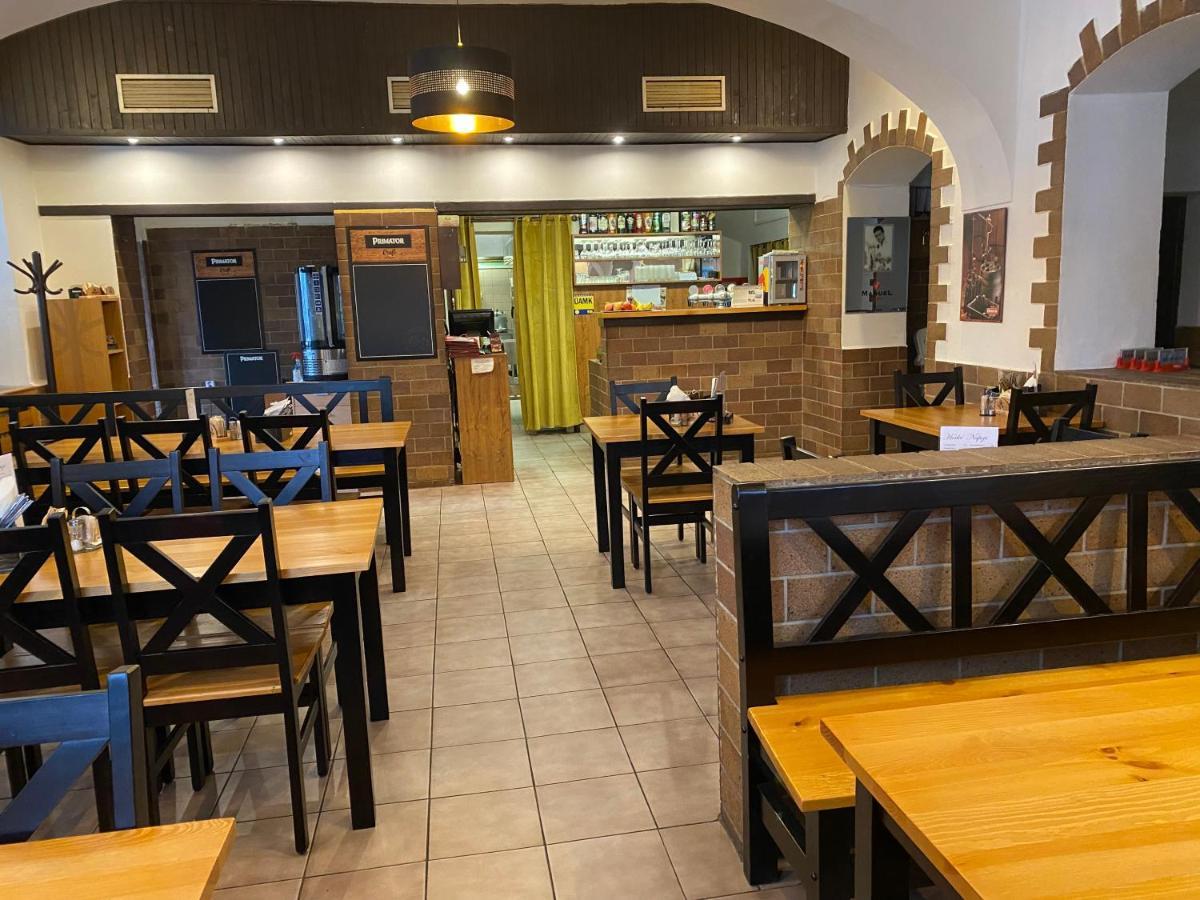 Restaurant Motel Hana Barbara Gastro Sro Ostretin Bagian luar foto